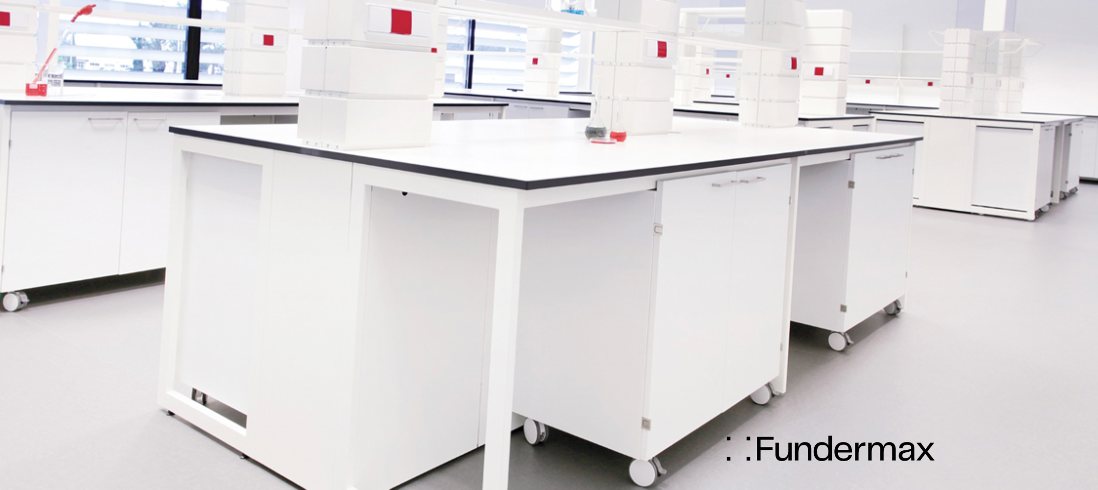 Phenolic vs Epoxy Lab Work Surfaces: Is Phenolic a Suitable Alternative to Epoxy?