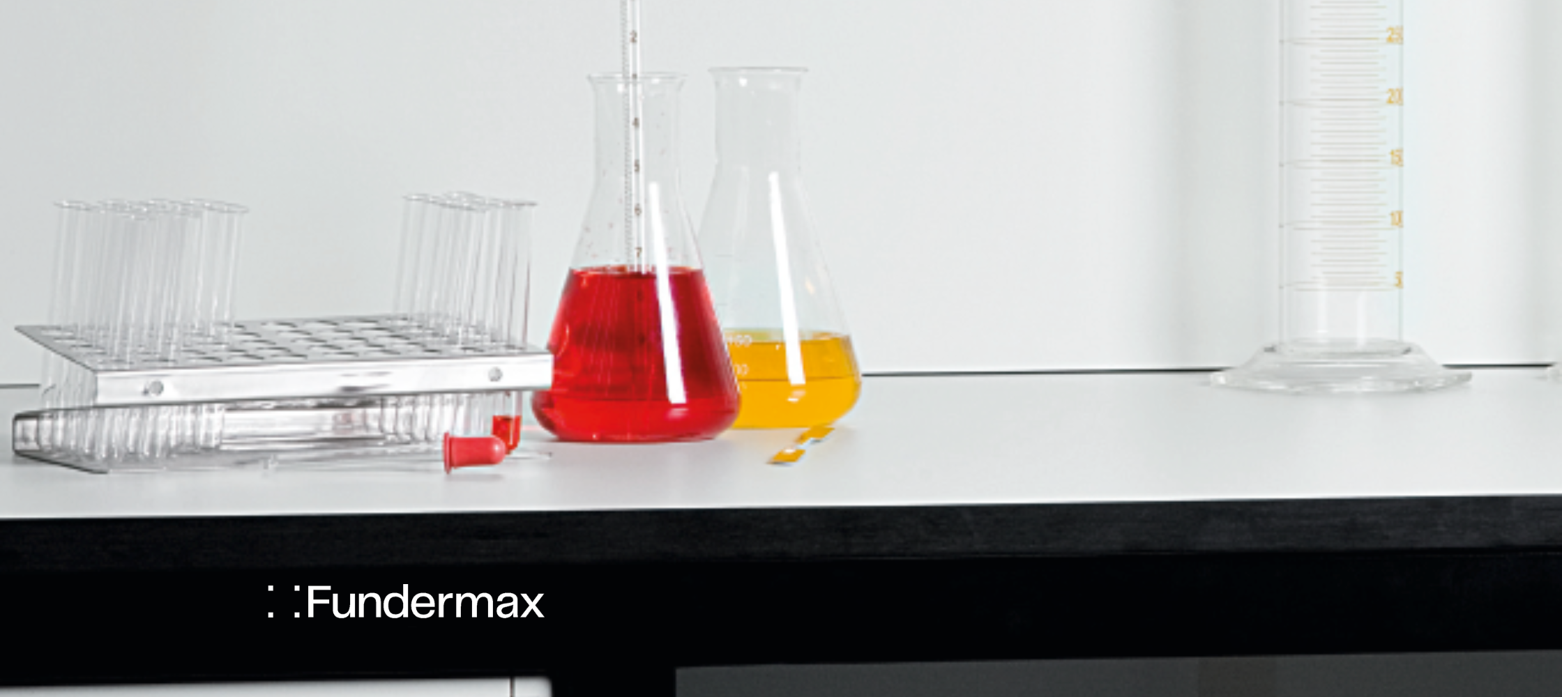 How to Choose Lab Work Surfaces: Chemical Resistance